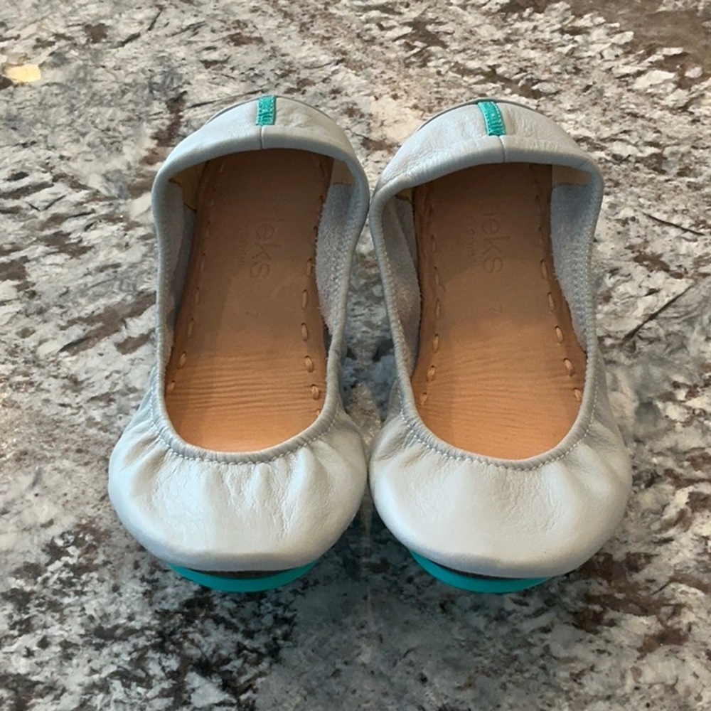 Leather Ballet Flats in Light Gray with Teal Accent